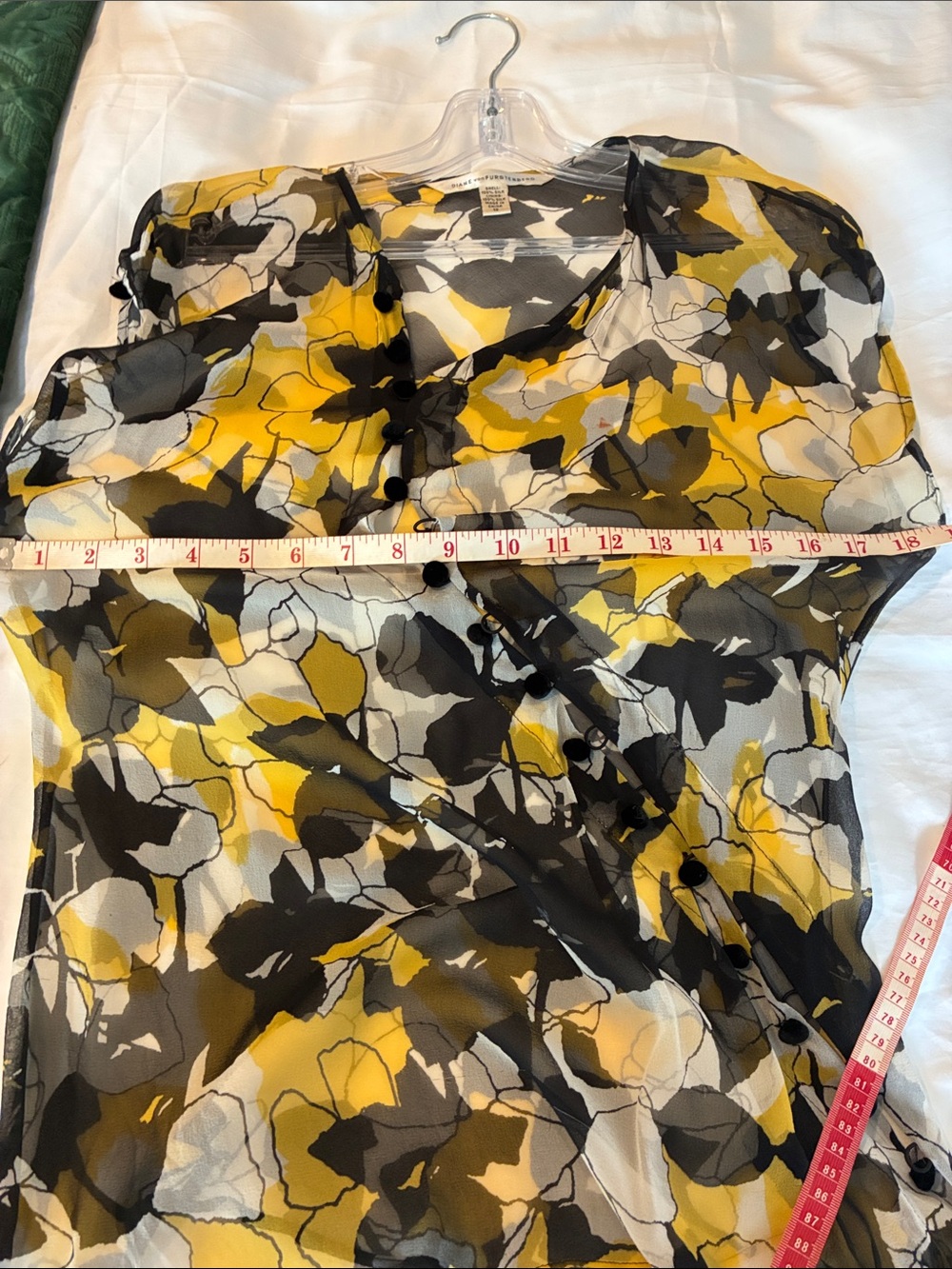 DVF, Diane Von Furstenberg Yellow Black White Silk Floral Button-Front Shirt - Picture 9 of 9